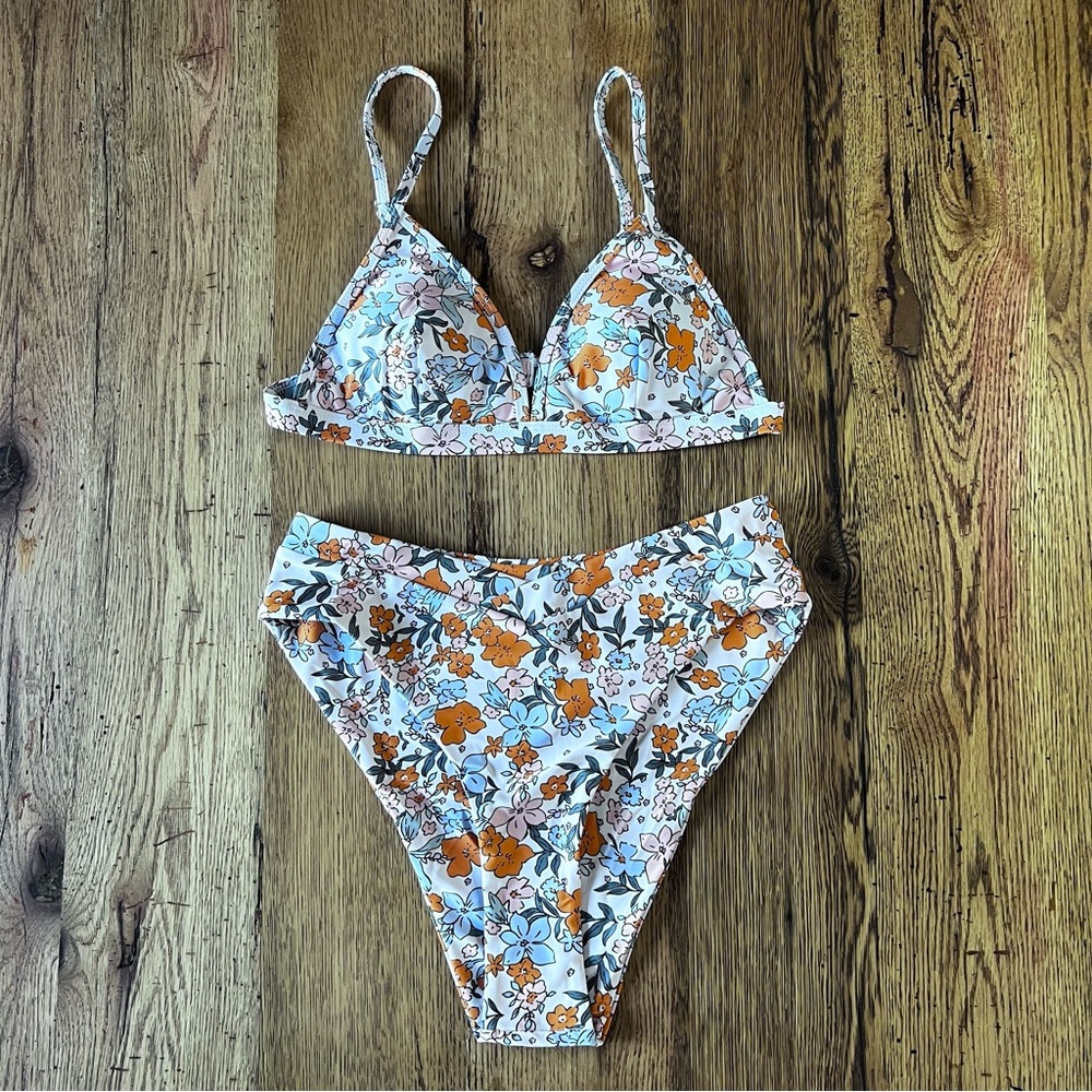 Floral Print Bikini Set (NWT) - Picture 2 of 5